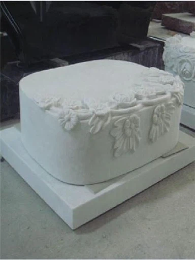 Balto marmuro antkapis