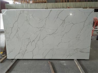 Baltas Calacatta kvarcas