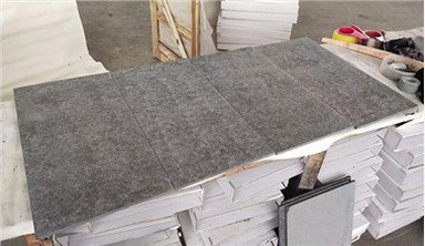 Juodo granito liepsnos apdaila