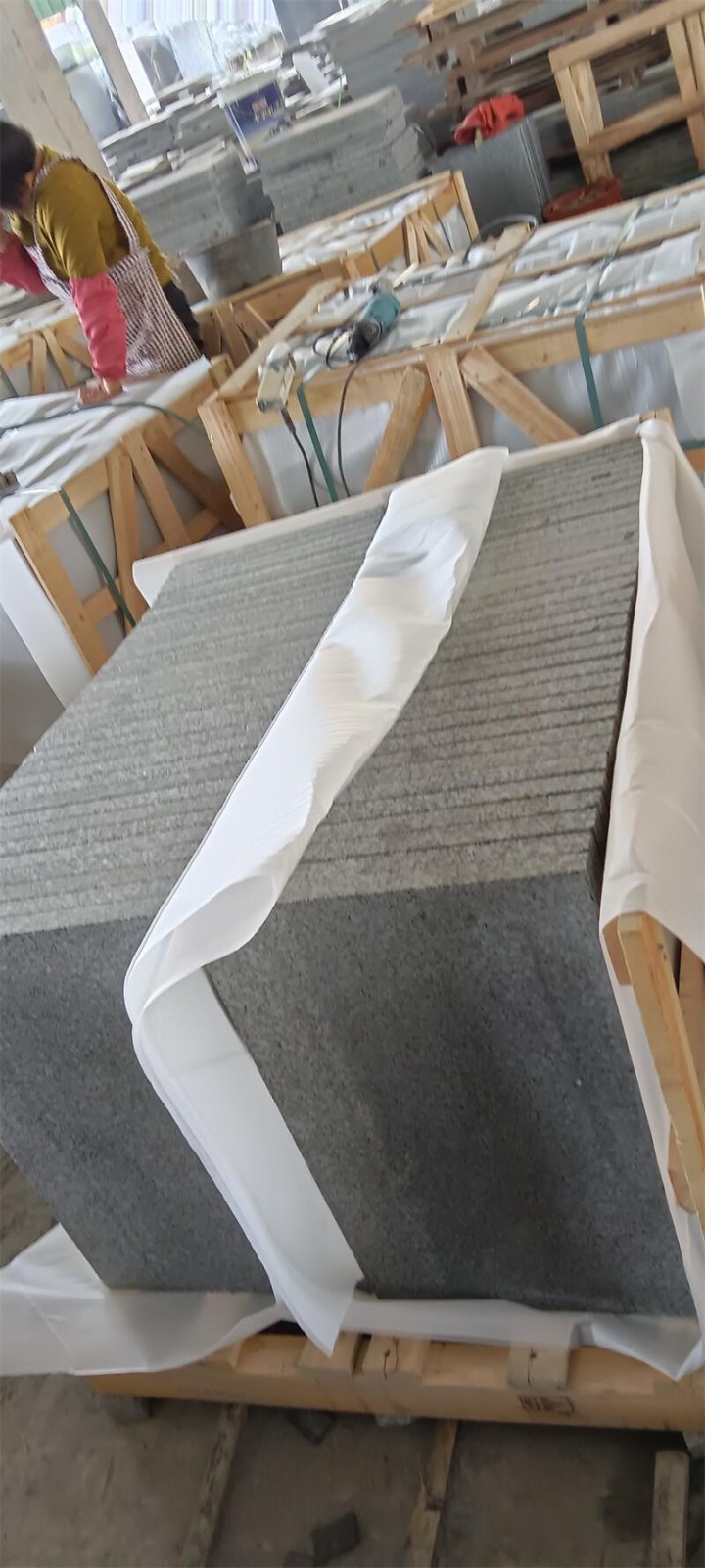 G654 Dark Grey Granite Flamed Tiles packing