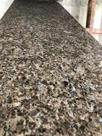 Rudas perlinis granitas