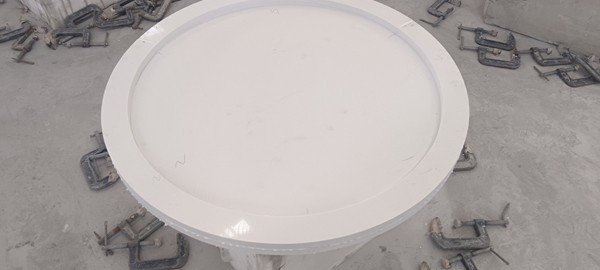 white round marble